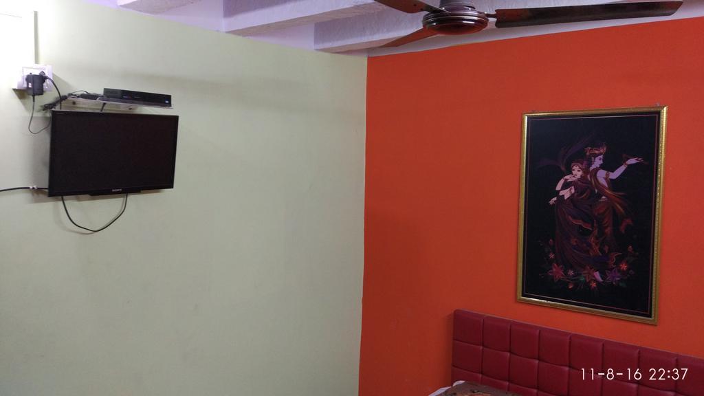 Radha Krishna Home Varanasi Ngoại thất bức ảnh