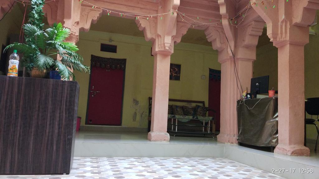 Radha Krishna Home Varanasi Ngoại thất bức ảnh